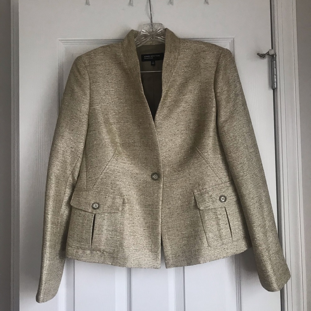 BEAUTIFUL taupe / gold suit! A knockout!